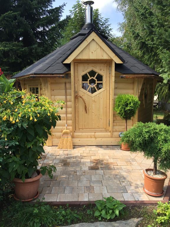 Ferienhaus Erzgebirge "An Der Trebe" Mit Kamin Und Sauna Neuhausen  Ruang foto