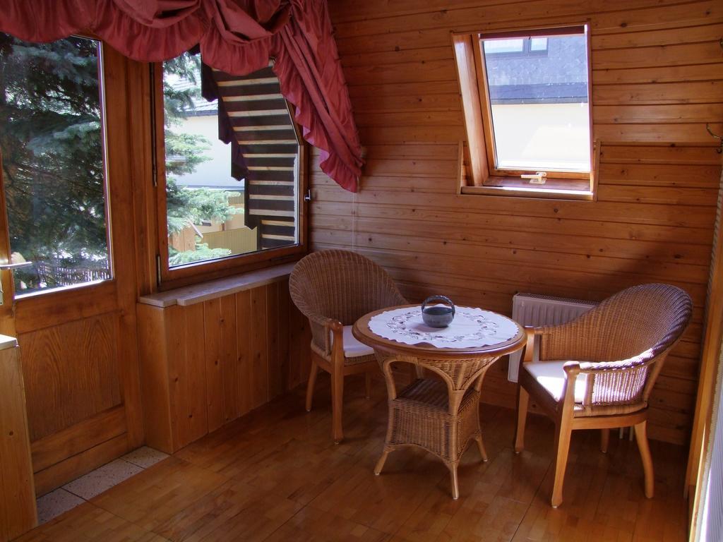 Ferienhaus Erzgebirge "An Der Trebe" Mit Kamin Und Sauna Neuhausen  Ruang foto